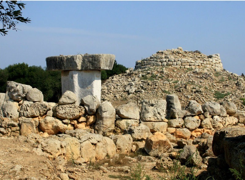 Taula, un monument préhistorique de Menorca