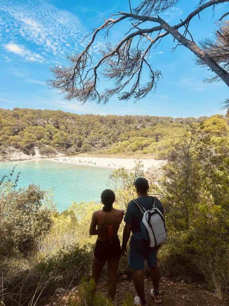 randonnée vers la crique de Trebaluger