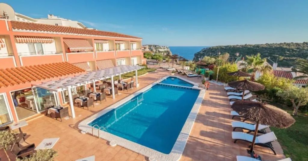 Sa Barrera, hôtel adults only économique à Cala'n Porter, Minorque